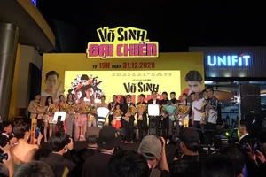 Video: Con gái chưởng môn phái Vịnh Xuân đóng phim võ thuật 