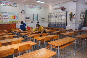 Video: Trường học tất bật đón học sinh đi học trở lại