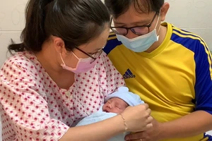 Video: Ngày đặc biệt của vợ chồng bác sĩ trẻ