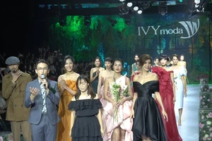 Minh Tú, Hoàng Thùy diễn vedette show thời trang Flourish 18 