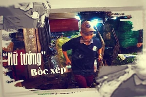 Mưu sinh 0 giờ: ‘Nữ tướng’ bốc xếp ở chợ đầu mối Thủ Đức