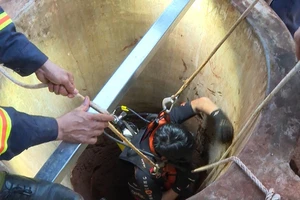 Video: Em bé 3 tuổi rớt xuống giếng sâu tử vong