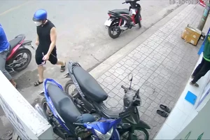 Video: Dàn cảnh hỏi đường, một nam sinh bị trộm xe máy