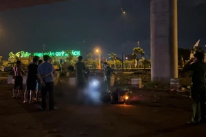 Video: Phát hiện người đàn ông tử vong bên xe máy, nghi bị tai nạn giao thông 