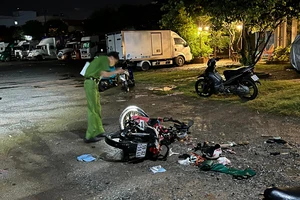 Video: Gặp nạn trên đường về phòng trọ, ba cha con thương vong