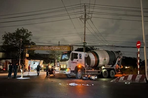 Video: Va chạm với xe bồn, một người đàn ông nguy kịch