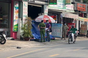 Video: Nghi chồng sát hại vợ rồi treo cổ tự tử trong tiệm spa