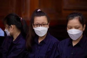 Bị cáo vụ Alibaba bật khóc: 'Mức án đề nghị là chôn vùi cả tuổi trẻ'