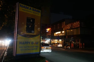 Video: Nhiều tuyến đường tắt đèn quảng cáo, thực hiện tiết kiệm điện