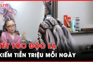 Video: Cô gái tết tóc độc lạ kiếm tiền triệu mỗi ngày