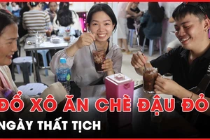 Giới trẻ TP.HCM đổ xô ăn chè đậu đỏ trong ngày Thất tịch