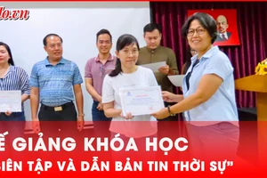 Bế giảng khóa học 'Biên tập và dẫn bản tin thời sự'