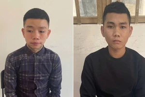 Mang hung khí đi tìm đối thủ, đánh nhầm người đi đường