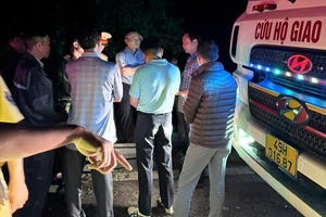 Phó Giám đốc Công an tỉnh Lâm Đồng chỉ huy cứu hộ vụ xe khách rơi xuống đèo Bảo Lộc