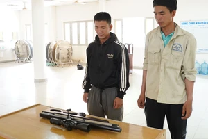 Không ngờ bị xử lý hình sự khi thử súng bắn chim