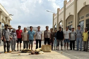 Công an Tây Ninh bắt 34 người trong hai tụ điểm đá gà, lắc tài xỉu