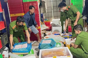 Công an Lâm Đồng tổng lực triệt phá thực phẩm bẩn, thuốc lá lậu