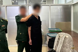 Giấu gần 2 kg ma túy, nam hành khách bị bắt giữ khi nhập cảnh tại cửa khẩu Mộc Bài