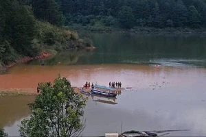 Tìm thấy thi thể nam thanh niên bị nước cuốn khi câu cá ở hồ Tuyền Lâm