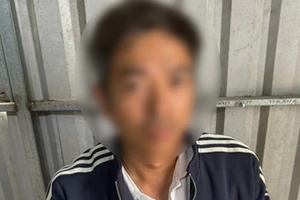 Mang túi tiền 80.000 USD vượt biên, bị bắt giữ tại cửa khẩu Mộc Bài