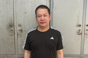 Lộ diện khi làm thẻ ngân hàng, kẻ trốn truy nã đặc biệt bị bắt giữ