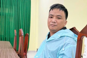 Bắt giam kẻ tống tình thiếu nữ dưới 16 tuổi qua mạng xã hội