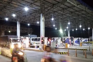 Ùn tắc cục bộ tại Trạm BOT Cần Thơ- Phụng Hiệp