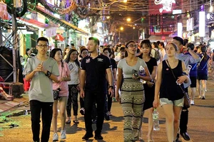 Kiến nghị phố đi bộ Bùi Viện hoạt động thêm thứ Sáu