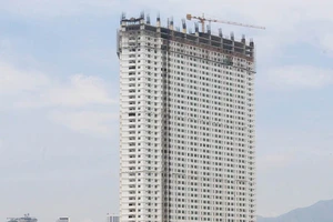 Lập lại phương án tháo dỡ 3 tầng xây vượt cao ốc ở Khánh Hòa