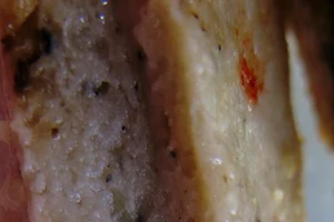 Bán thức ăn có dòi sẽ bị phạt