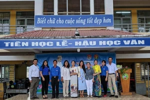 'Từ nay con có xe để tự đi học rồi'
