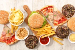 Ăn nhiều thực phẩm giàu chất béo có thể dẫn đến trầm cảm