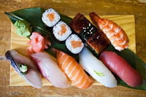 Mối nguy hiểm có thể gặp khi ăn sushi cá sống