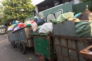 Đổi rác tái chế lấy vật phẩm có giá trị