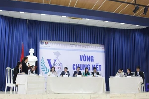 ĐH Quốc gia Hà Nội vô địch cuộc thi Phiên tòa giả định Vmoot