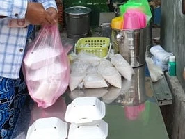 Điều gì xảy ra nếu dùng đồ nhựa đựng thức ăn không đúng cách?