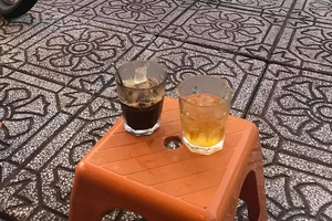 Mở quán cà phê ‘cóc’ có cần đăng ký kinh doanh?