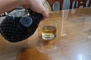 Tăng mức phạt nếu quảng cáo rượu có nồng độ cồn trên 15 độ 