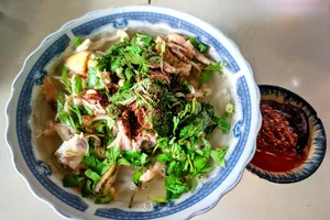 Bán thức ăn online có cần xin phép?