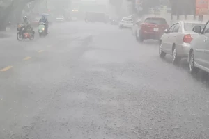 Nguyên nhân gây mưa diện rộng ở TP.HCM sáng 6-8