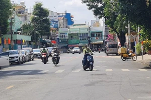 Nắng nóng ở TP.HCM sẽ kéo dài, có thời điểm trên 38 độ C