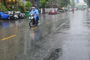 Nguyên nhân mưa bất ngờ ở TP.HCM sau những ngày nắng nóng