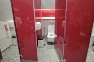 TP.HCM: Nhiều nơi vận hành nhà vệ sinh công cộng có thu phí