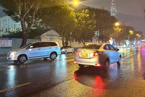 Nam Bộ có mưa nhưng nắng nóng vẫn còn kéo dài