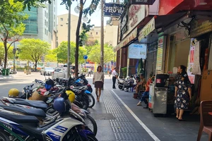 TP.HCM: 21 ngày cho thuê vỉa hè, quận 1 thu gần 274 triệu đồng