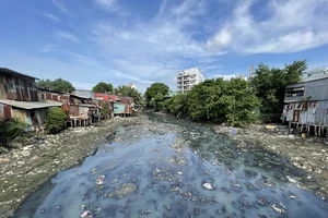 TP.HCM xây dựng đề án bố trí nhà ở xã hội cho người có nhà trên và ven kênh rạch