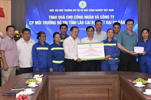 Gần 700 triệu đồng hỗ trợ cho công nhân môi trường ảnh hưởng do bão số 3