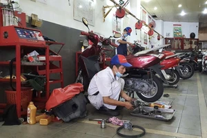 Kiểm định khí thải xe máy: Cần thiết nhưng phải có lộ trình phù hợp để tránh ùn ứ