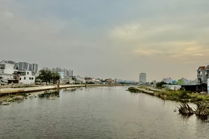 Vướng mặt bằng, nhiều dự án trọng điểm ở TP.HCM gặp khó