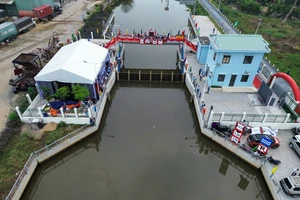 Khánh thành cống ngăn triều trăm tỉ trên rạch cầu Sập 